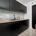 Blisko Rzeki Tuz Przy Porcie We Wroclawiu Z Parkingiem By Renters Apartment